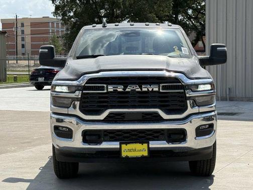 2025 RAM 2500 Tradesman Crew Cab 4x4 6'4' Box