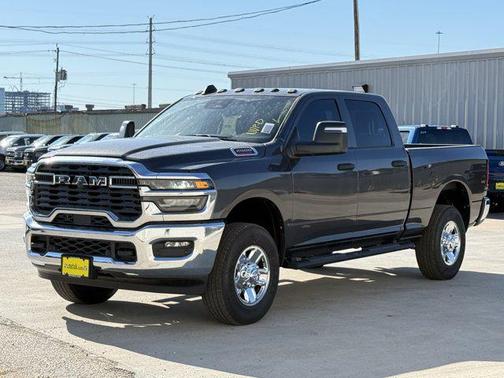 2025 RAM 2500 Tradesman Crew Cab 4x4 6'4' Box