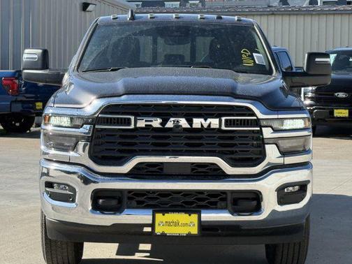 2025 RAM 2500 Tradesman Crew Cab 4x4 6'4' Box