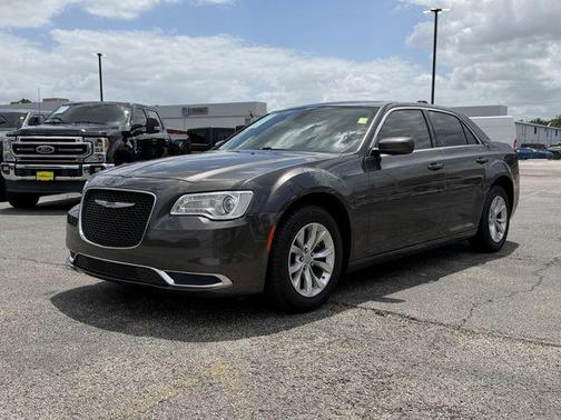 2023 Chrysler 300 Touring