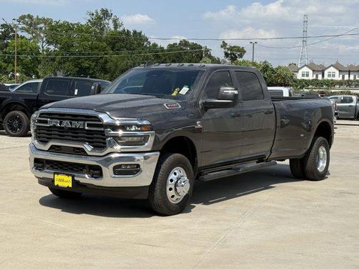 2025 RAM 3500 Tradesman Crew Cab 4x4 8' Box