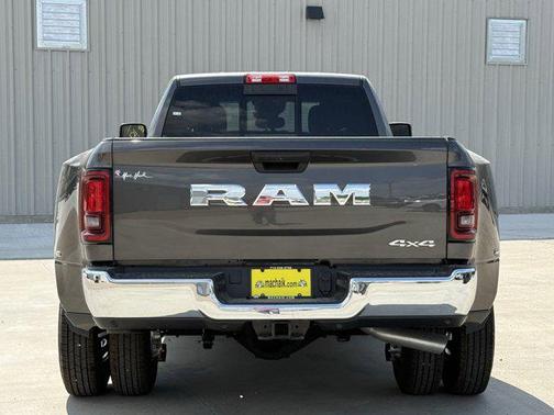 2025 RAM 3500 Tradesman Crew Cab 4x4 8' Box