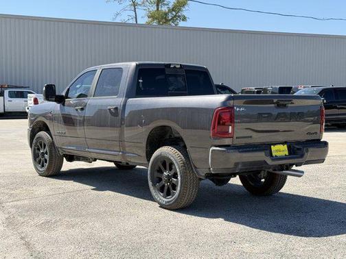 2025 RAM 2500 Big Horn Crew Cab 4x4 6'4' Box