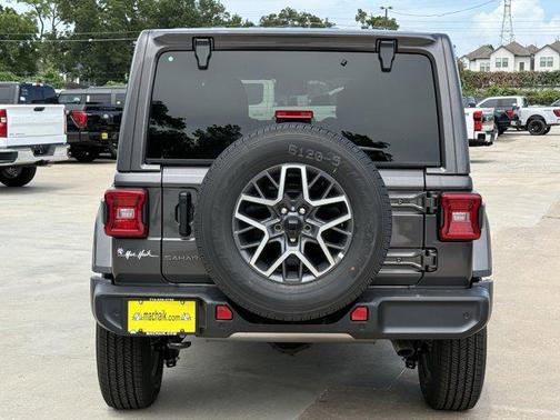 2025 Jeep Wrangler 4-Door Sahara 4x4