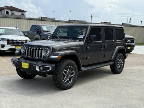 2025 Jeep Wrangler 4-Door Sahara 4x4