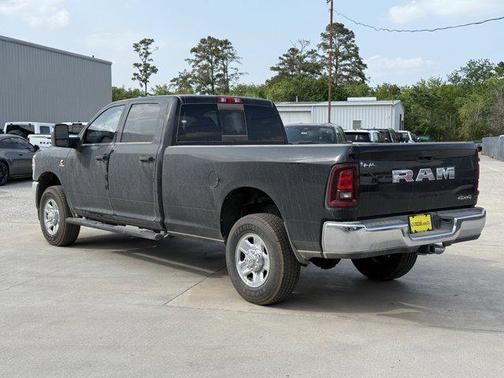 2025 RAM 3500 Tradesman Crew Cab 4x4 8' Box
