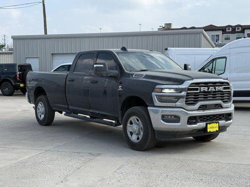 2025 RAM 3500 Tradesman Crew Cab 4x4 8' Box