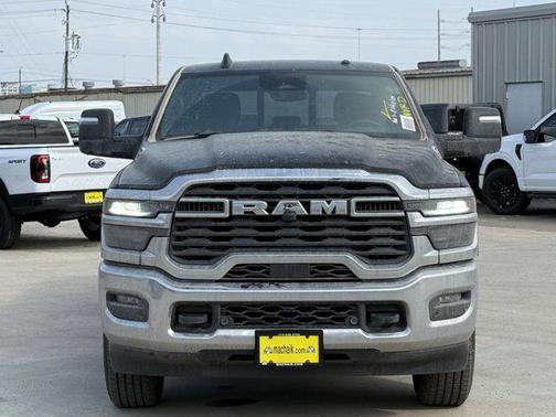 2025 RAM 3500 Tradesman Crew Cab 4x4 8' Box