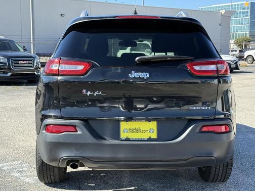 2015 Jeep Cherokee Sport