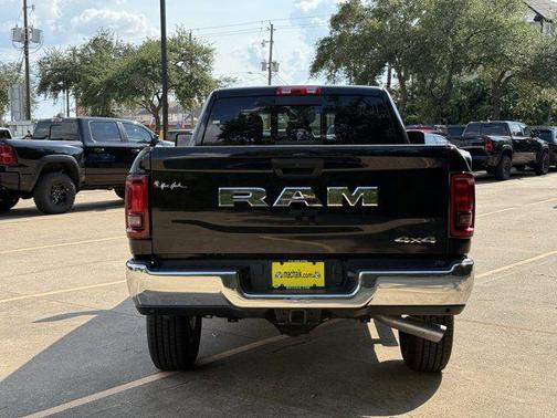 2025 RAM 2500 Tradesman Crew Cab 4x4 6'4' Box