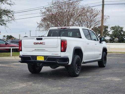 2023 GMC Sierra 1500 AT4X
