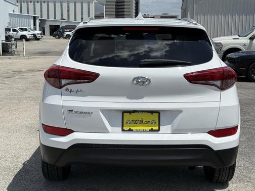 2018 Hyundai TUCSON SEL