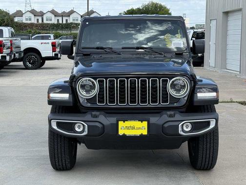 2025 Jeep Wrangler 4-Door Sahara 4x4