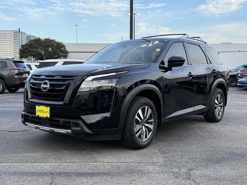 2024 Nissan Pathfinder SL FWD