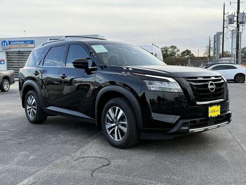 2024 Nissan Pathfinder SL FWD