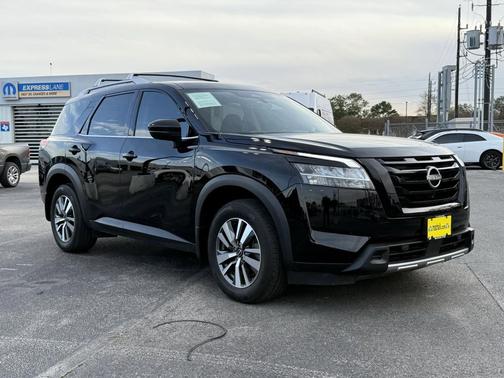 2024 Nissan Pathfinder SL FWD