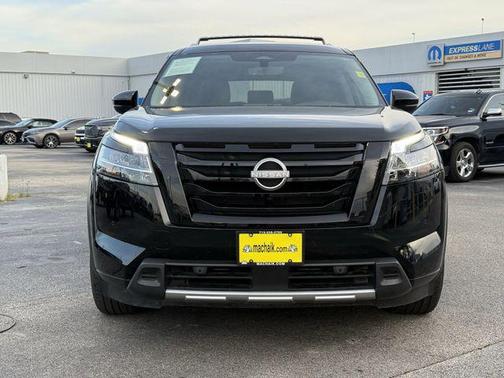 2024 Nissan Pathfinder SL FWD