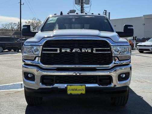 2023 RAM 3500 Tradesman Crew Cab 4x4 8' Box