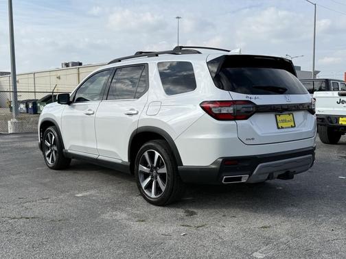 2023 Honda Pilot AWD Elite