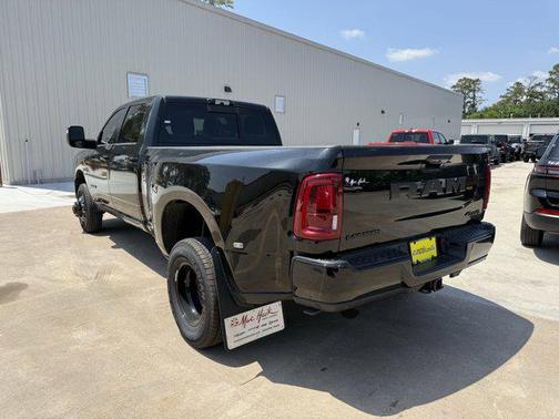 2025 RAM 3500 Laramie Crew Cab 4x4 8' Box