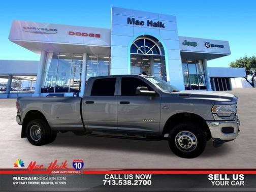2022 RAM 3500 Tradesman Crew Cab 4x4 8' Box
