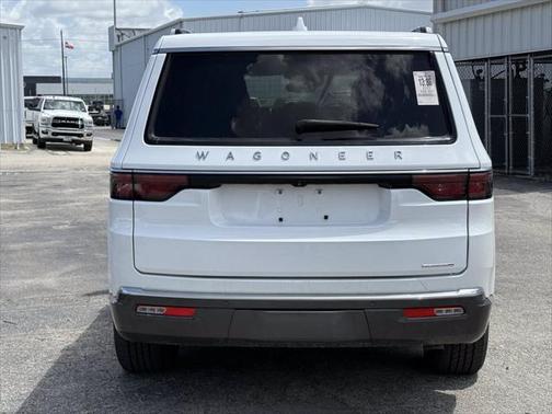2022 Jeep Wagoneer Series II 4x2