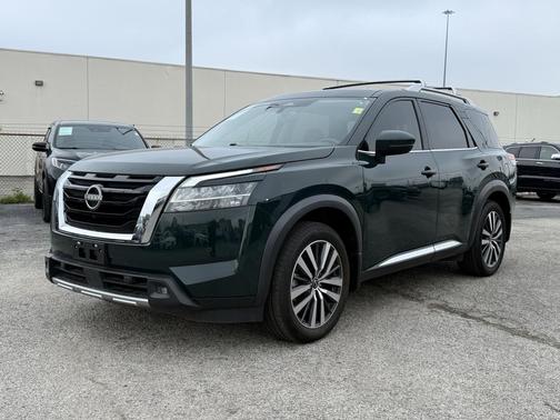 2022 Nissan Pathfinder Platinum 2WD