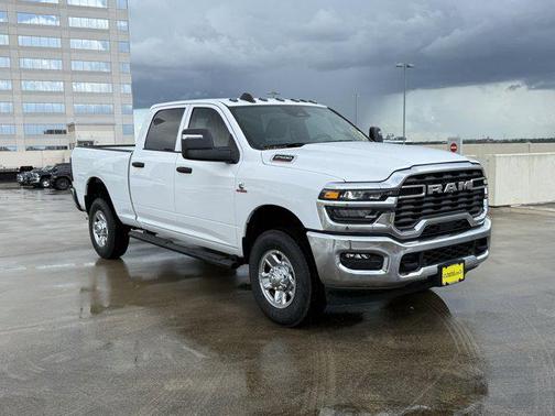 2025 RAM 2500 Tradesman Crew Cab 4x4 6'4' Box
