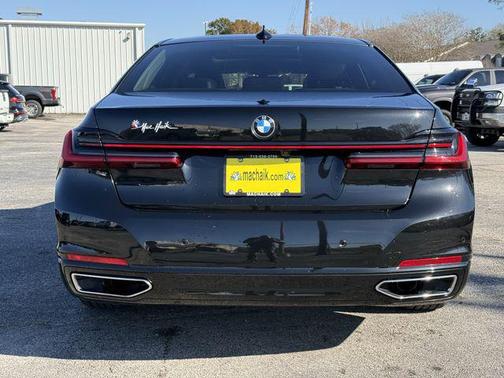 2020 BMW 740 740i