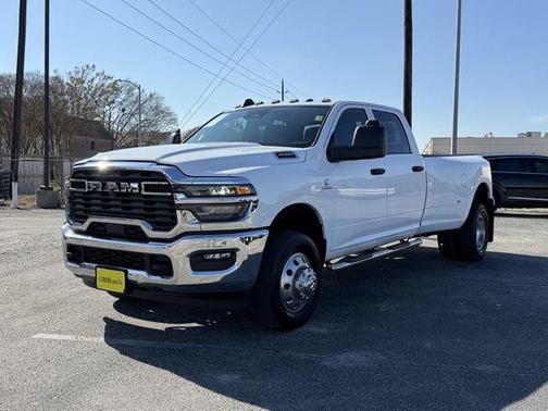 2025 RAM 3500 Tradesman Crew Cab 4x4 8' Box