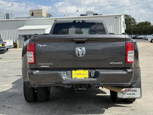 2023 RAM 3500 Big Horn Crew Cab 4x4 8' Box