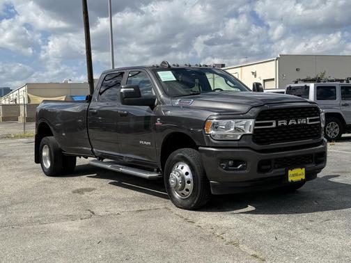 2023 RAM 3500 Big Horn Crew Cab 4x4 8' Box