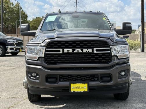 2023 RAM 3500 Big Horn Crew Cab 4x4 8' Box