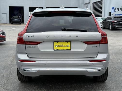 2022 Volvo XC60 B6 Inscription