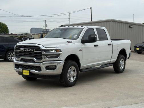 2025 RAM 2500 Tradesman Crew Cab 4x4 6'4' Box