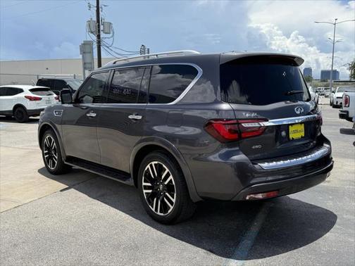 2023 INFINITI QX80 Luxe