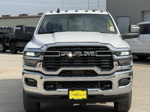2025 RAM 2500 Tradesman Crew Cab 4x4 6'4' Box