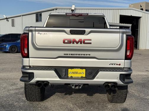 2022 GMC Sierra 1500 AT4