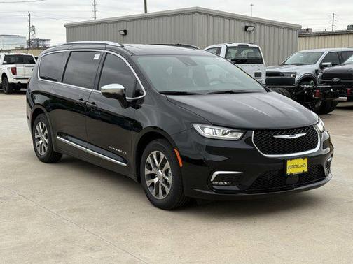 2025 Chrysler Pacifica L