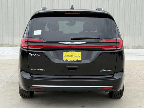 2025 Chrysler Pacifica L