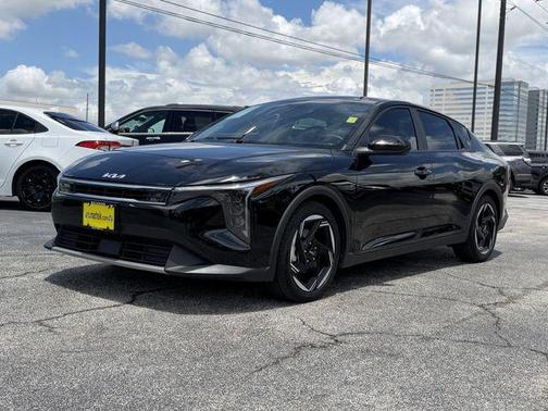 Aurora Black Pearl 2025 Kia K4 EX