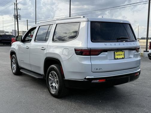 2022 Jeep Wagoneer Series I 4x2