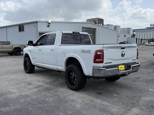 2022 RAM 2500 Laramie Crew Cab 4x4 6'4' Box