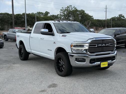 2022 RAM 2500 Laramie Crew Cab 4x4 6'4' Box
