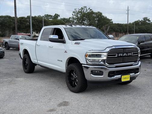 2022 RAM 2500 Laramie Crew Cab 4x4 6'4' Box