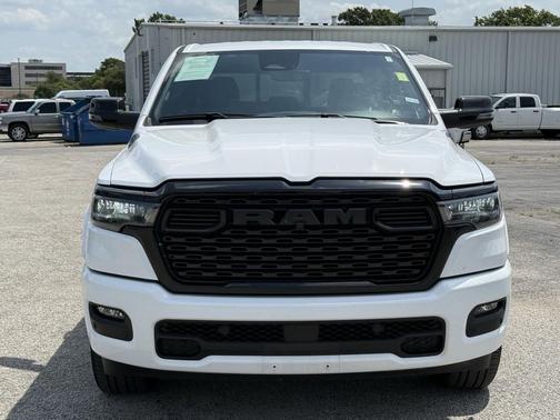 2025 RAM 1500 SLT
