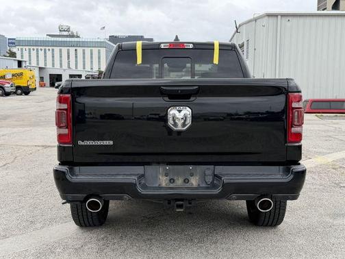 Diamond Black Crystal Pearlcoat 2021 RAM 1500 Laramie