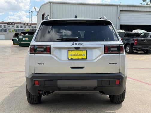 Silver Zynith Clearcoat 2026 Jeep Cherokee Laredo 4x4