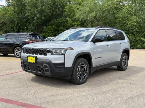 Silver Zynith Clearcoat 2026 Jeep Cherokee Laredo 4x4