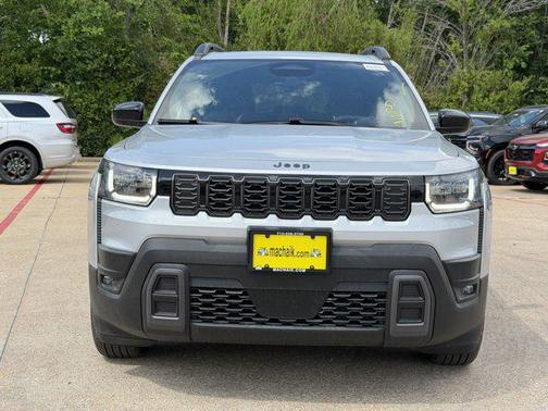 Silver Zynith Clearcoat 2026 Jeep Cherokee Laredo 4x4